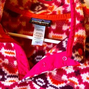 Woman’s Patagonia synchilla pullover